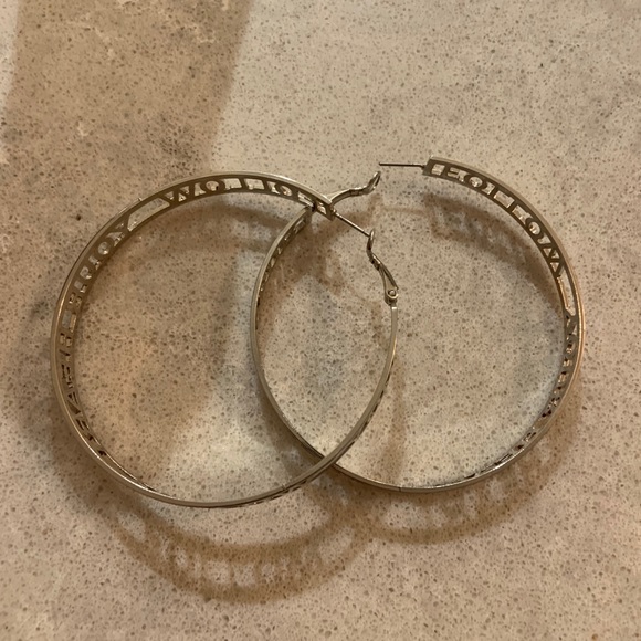 Hoop Earning with the Writing Follow Your Dreams - Picture 3 of 3